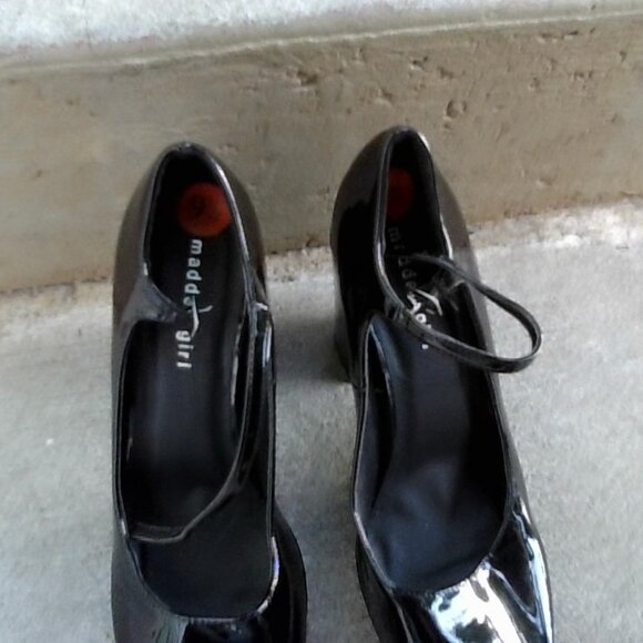 MADDEN GIRL BLACK PATENT LEATHER SHOES 9.5/10 EXCELLENT CONDITION - Picture 2 of 5